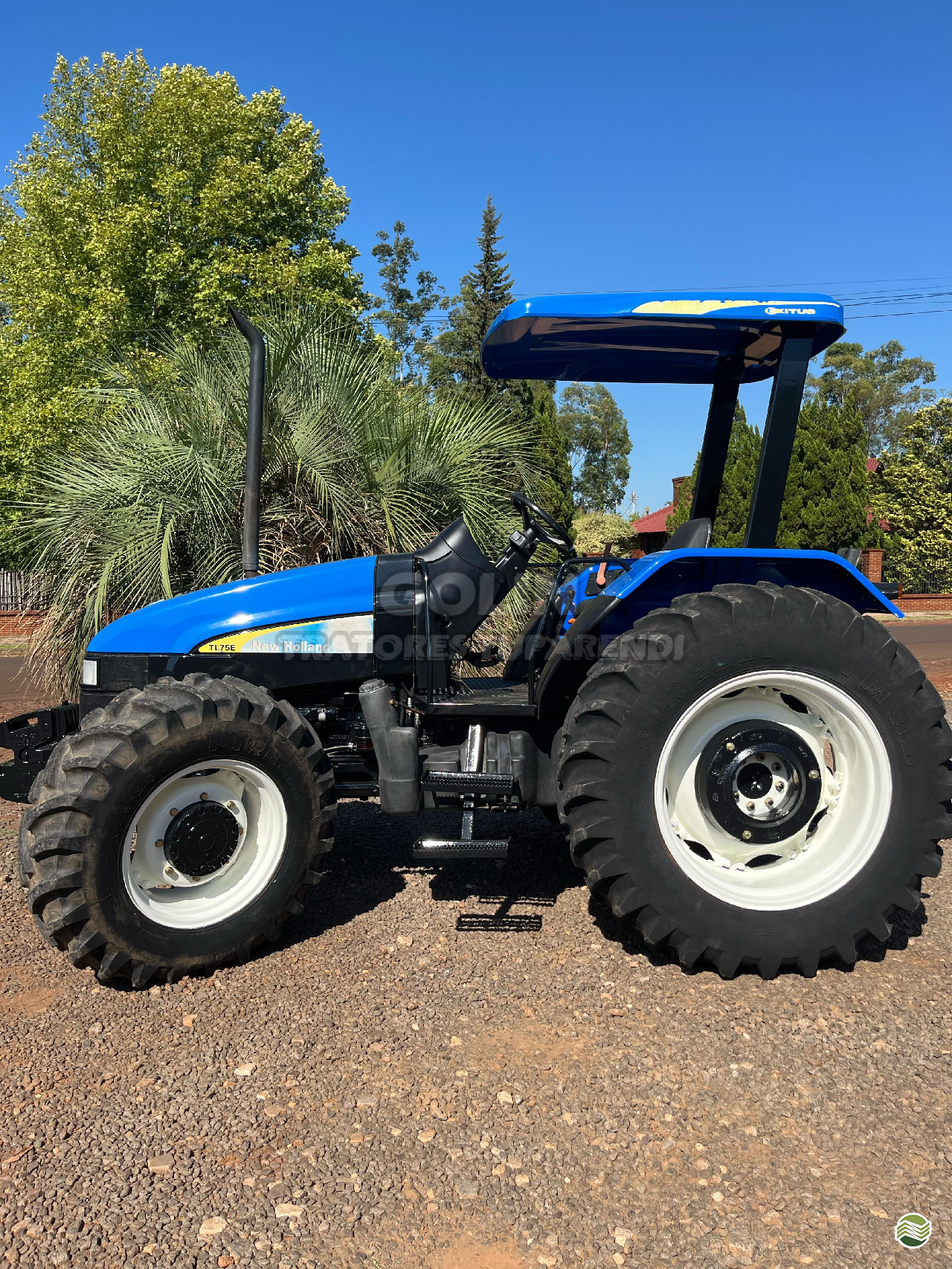 TRATOR NEW HOLLAND NEW TL 75 Tração 4x4 Golin Tratores TUPARENDI RIO GRANDE DO SUL RS